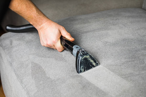 Deep Extraction Cleaning for Fabric Sofa Cushions – On-Site Removal of Embedded Dirt